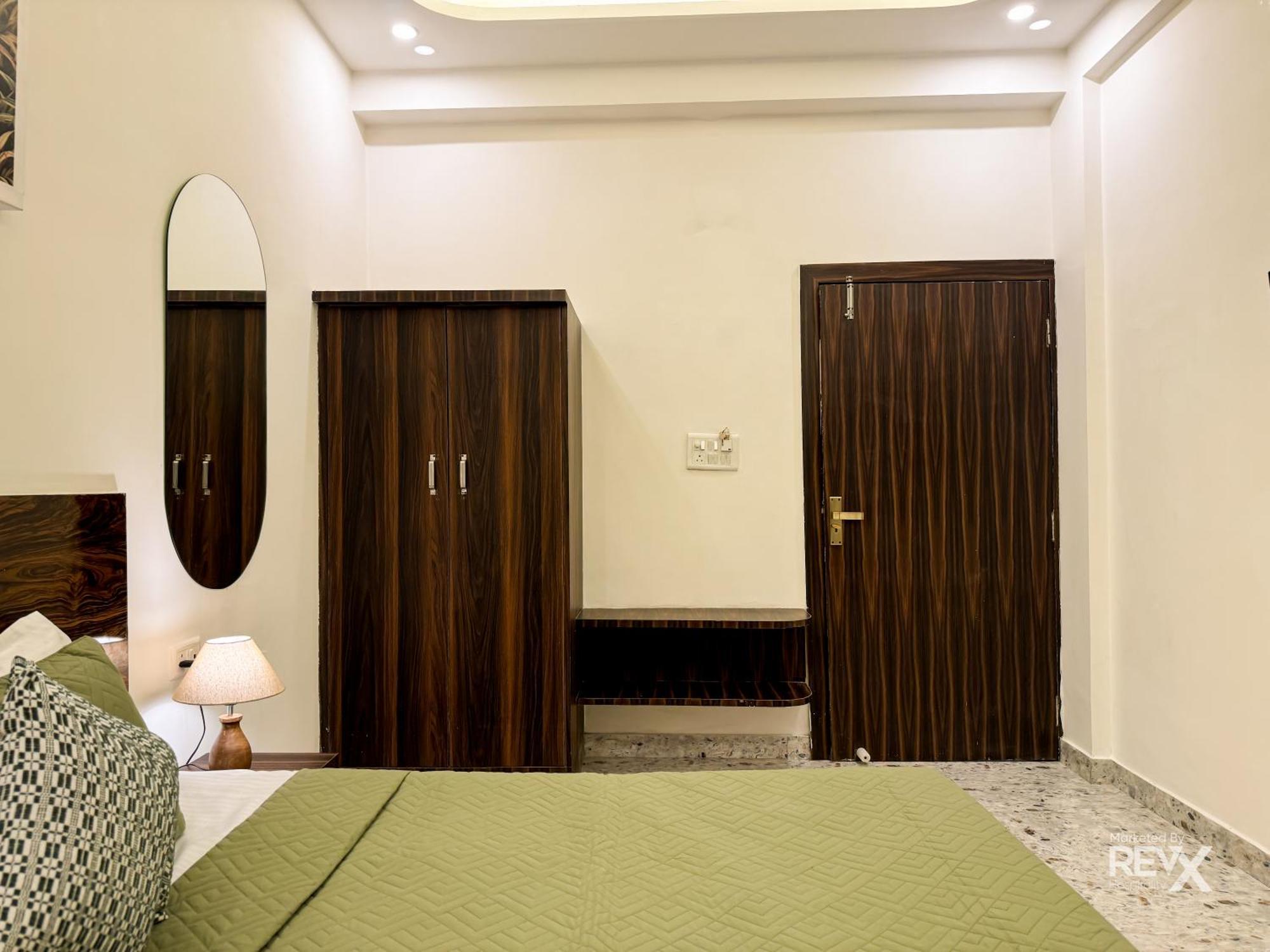 Hotel Vrinda Sarovar Mathura Exterior photo